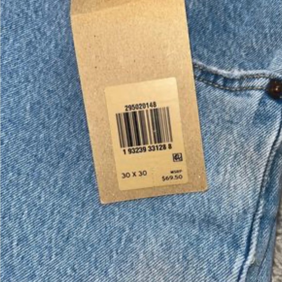 NWT Levi’s 30x30 - Picture 4 of 4